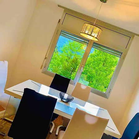 Spectacular Penthouse With Views In アパート *